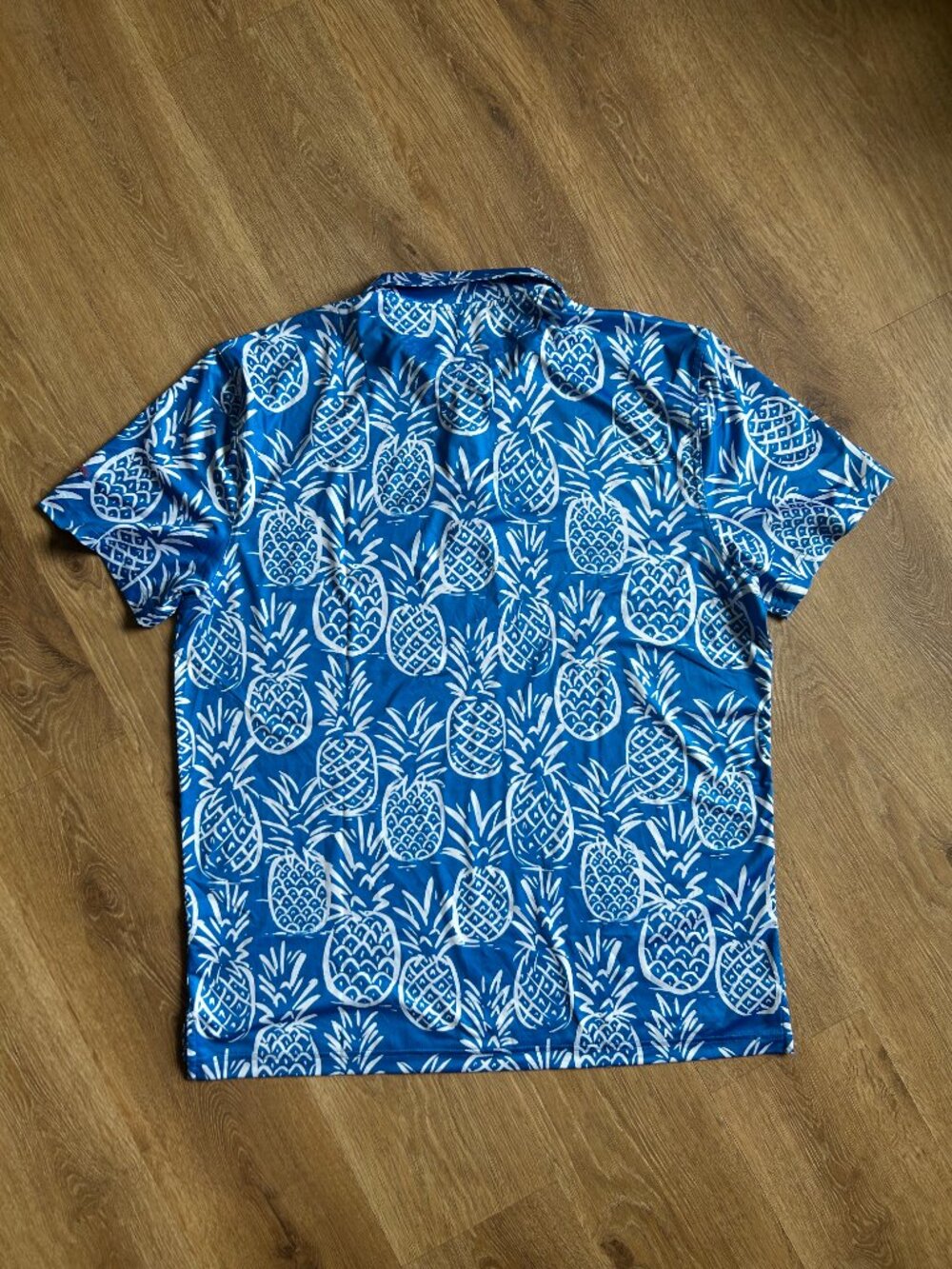 Chubbies Pineapple Polo Shirt Men’s XL Blue White Polyester NWOT - Picture 4 of 4